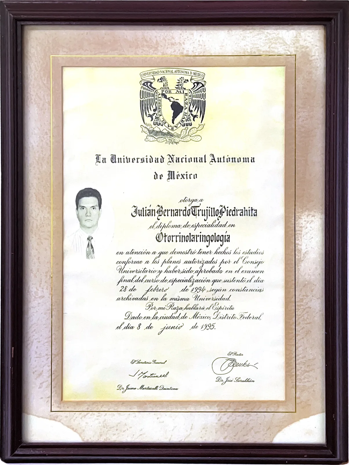 Especialista en Otorrinolaringología